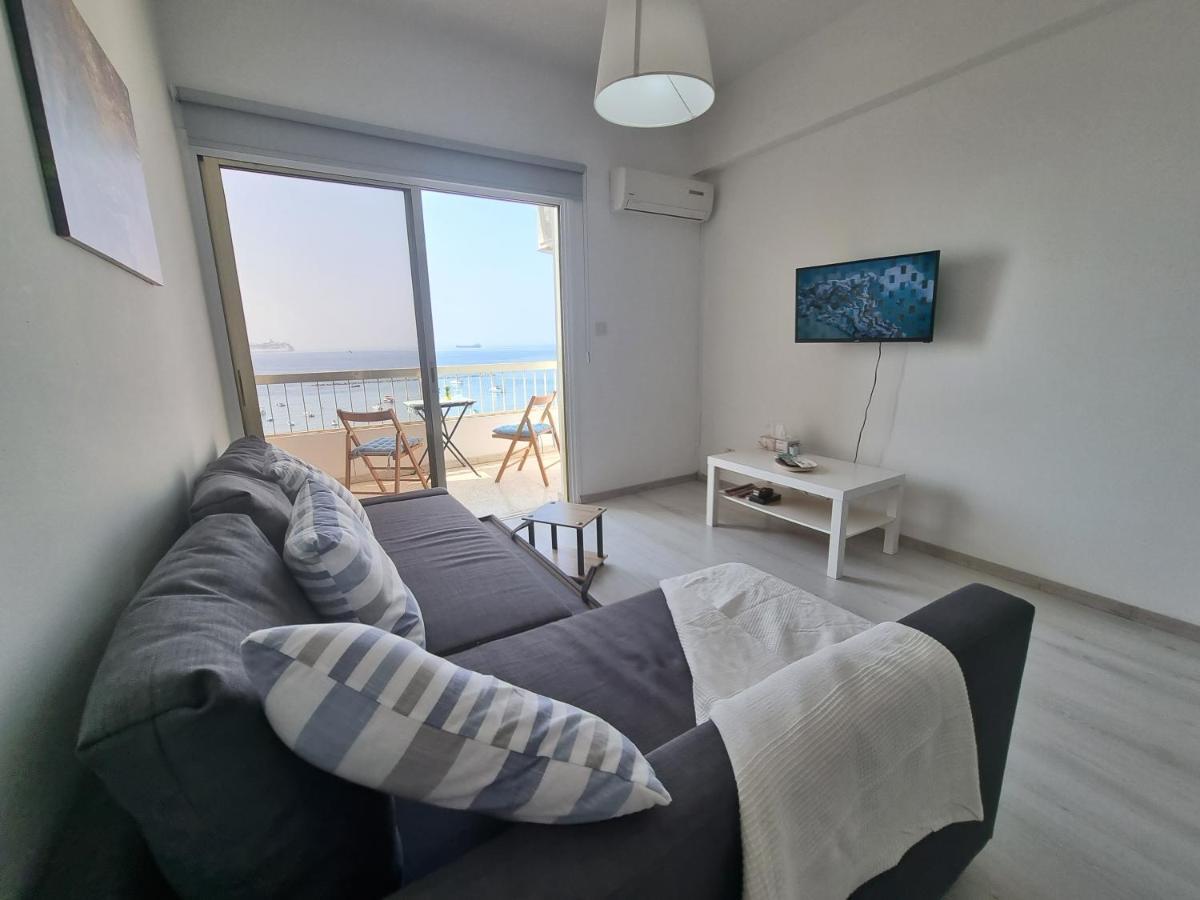 Super Modern Beachfront 1 Bedroom - Sleeps 4 リマソール エクステリア 写真